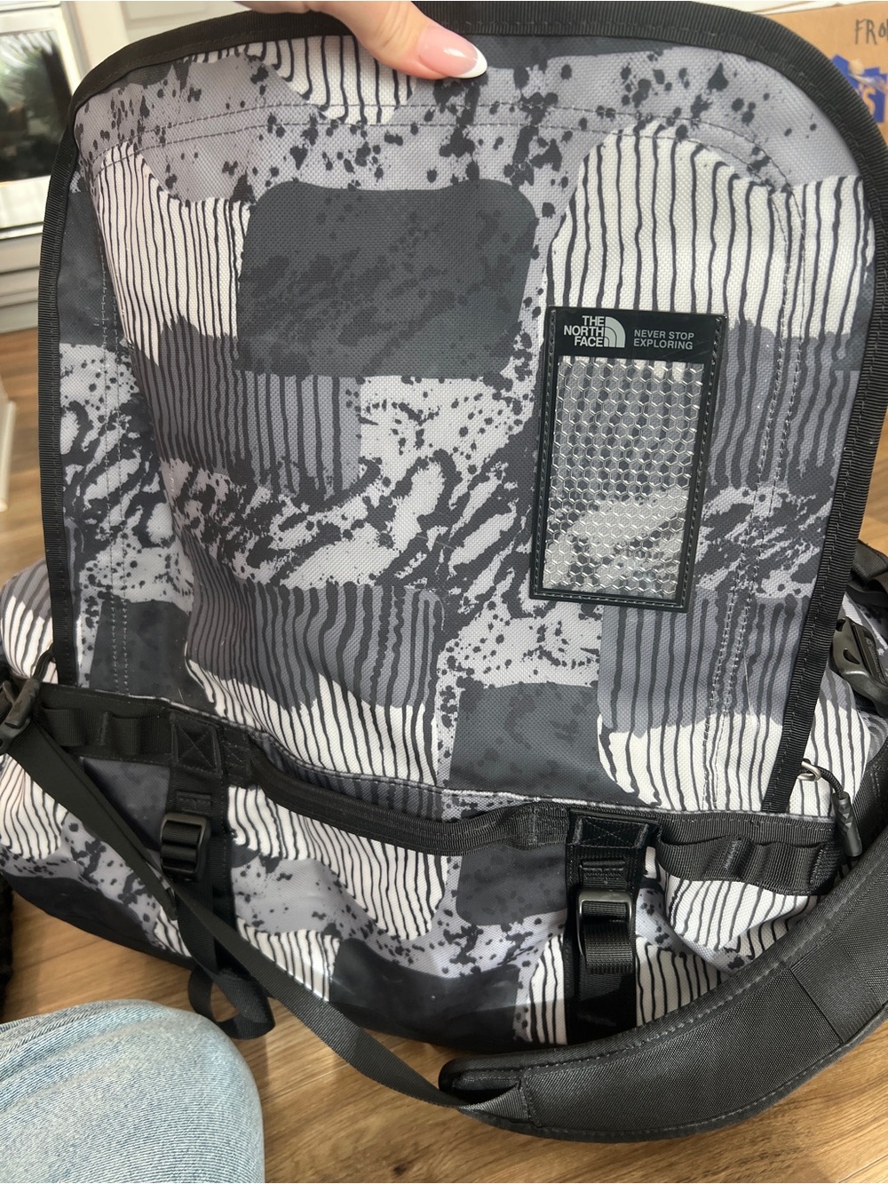The North Face Gray & Black Patterned Duffel Bag NWOT - Picture 3 of 4